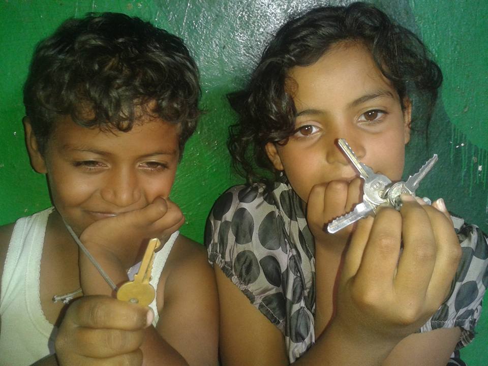 حق العودة .. أطفال مشردون بتعز يحلمون بالعودة إلى منازلهم