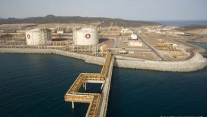 شبوة.. قصف صاروخي يستهدف منشأة بلحاف وإشتباكات عسكرية داخل مدينة عتق