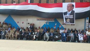 وزراء في حكومة بن دغر يحضرون حفلاُ جماهيرياً في تعز بمناسبة الذكرى الـ55 لثورة سبتمبر