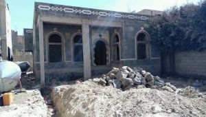 عناصر من مليشيا الحوثي تستولي على مبنى اتحاد الأدباء والكتاب في ذمار