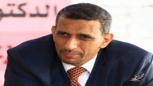 سعيد ثابت: الشرعية المرتعشة للمجلس الرئاسي لا يمكن أن تحسم حربا أو تُنجز سلاما