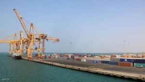 الحكومة تقدم مبادرة جديدة لاستئناف توريد الوقود عبر ميناء الحديدة