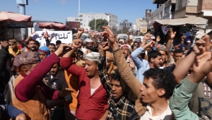 تعز.. مسيرة حاشدة في "الشمايتين" للمطالبة بسرعة محاكمه قتلة المواطن "الزبيدي"