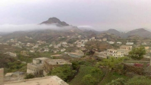 الحوثيون يشنون قصفا على أحياء سكنية غرب تعز