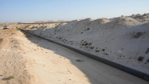 بترومسيلة تنفي صلتها بالأنبوب الممتد قرب منشآت ميناء "الضبة".. ووزارة النفط تعتبر ذلك شائعة مغرضة
