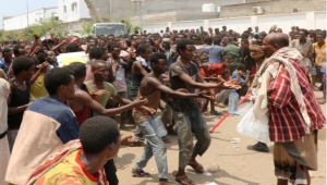 فورين بوليسي: كيف أصبح المهاجرون الأفارقة محاصرين في اليمن؟ (ترجمة خاصة)