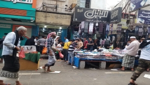 ارتفاع أسعار الملابس في عدن يُفسد فرحة العيد ويثقل كاهل الأسر (تقرير)