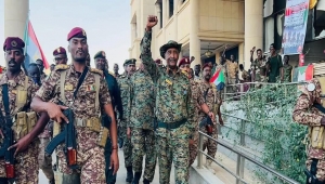 تحرير الجيش السوداني للخرطوم يُثير تفاعل اليمنيين.. أما آن لقيادات الشرعية تحرير اليمن؟