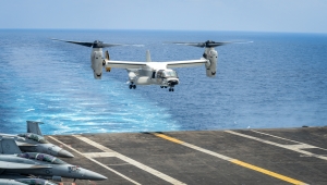 الجيش الأمريكي: "ترومان" و "فينسون" جنبا إلى جنب تنفذان ضربات دقيقة على أهداف الحوثيين