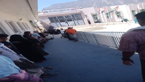 سقطرى.. موظفو مستشفى خليفة يعلنون الإضراب احتجاجا على اعتداءات تطال الكادر الطبي