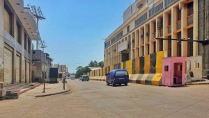 البنك المركزي اليمني يسحب تراخيص جديدة لمنشآت صرافة بعد إغلاق مقرها