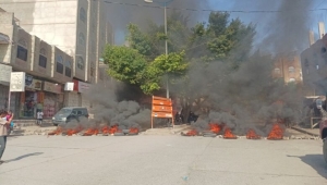 تعز.. بدء شرارة غضب شعبية تنديدا بتردي الخدمات وفي مقدمتها غياب معالجة "أزمة المياه"