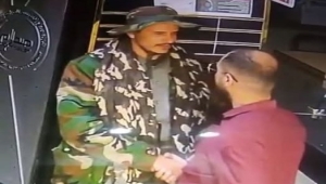 مأرب.. عصابة تنتحل الأمن تسطو على شركة صرافة وتنهب مبالغ كبيرة وبالعملة الصعبة