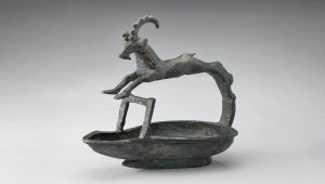 معرض جديد في اللوفر يكشف ملامح "اليمن المنسي" ويعيد إحياء أسطورة العربية السعيدة (ترجمة خاصة)