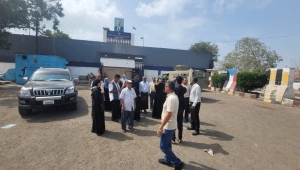 العمالقة تغلق مقر الجمعية الوطنية للانتقالي في عدن