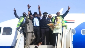 هبوط أول طائرة ركاب في مطار الخرطوم بعد توقف لثلاث سنوات