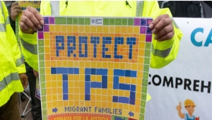 مهاجرون يمنيون يقاضون إدارة ترامب بعد إنهاء الحماية المؤقتة.. اتهامات بانتهاك القانون والدستور