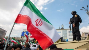 تحليل: الحوثيون يعززون استقلالهم المالي والعسكري في اليمن داخل شبكة إيران الإقليمية