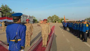 وزير الدفاع يؤكد جاهزية قوات الجيش لمواجهة الحوثيين