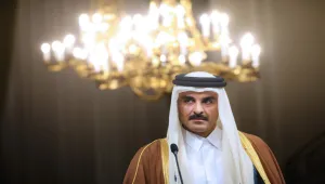 أمير قطر وسلطان عمان يؤكدان أهمية الحل الدبلوماسي بشأن مضيق هرمز