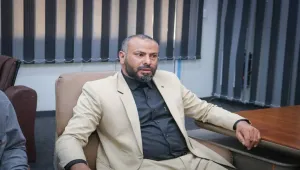 سلطات الضالع تدين اقتحام مبنى المحافظة وتكشف إصابة مسؤول