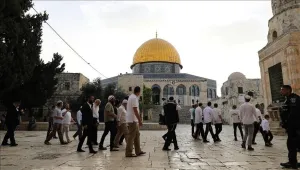 مستوطنون إسرائيليون يقتحمون المسجد الأقصى ويعتدون على 2 من حراسه