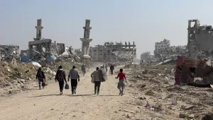 مركز حقوقي يطالب الحكومة اليمنية بالتنسيق لفتح ممرات آمنة لإجلاء 120 مواطنا يمنيا من غزة