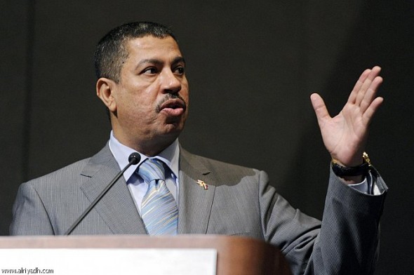 بحاح ينفي لصحيفة سعوديه:لم أتآمر مع الإمارات على تعز والإخوان