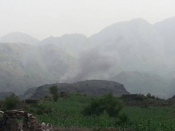 طيران التحالف يستهدف جسورا على الطرق الرئيسية التي تربط العاصمة صنعاء بالمحافظات (صور)