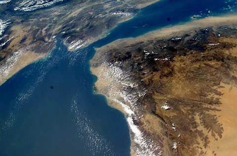 خارجية الانقلابيين تتنصل عن ارتباطها بإيران بعد بيان ترامب