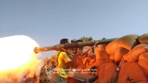 القوات الحكومية تستهدف تجمعات حوثية في حرض شمالي حجة