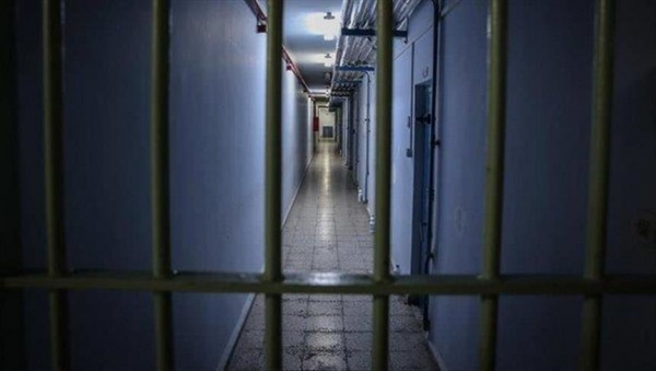 مطالبات حقوقية بإطلاق 8 آلاف معتقلة سورية في سجون النظام