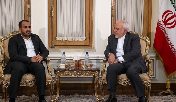 ظريف خلال لقائه ناطق الحوثيين: الحل السياسي هو الوحيد للأزمة اليمنية