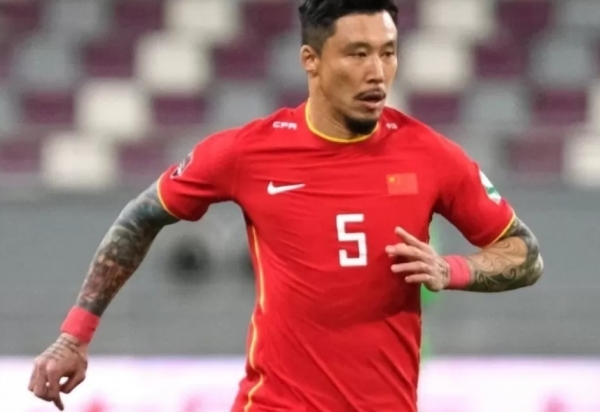 الصين تمنع لاعبي كرة القدم من وشم أجسادهم