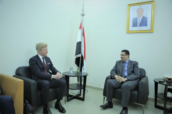 الحكومة ترحب بالمبادرات الهادفة إلى إيقاف الحرب وتجدد دعمها جهود 