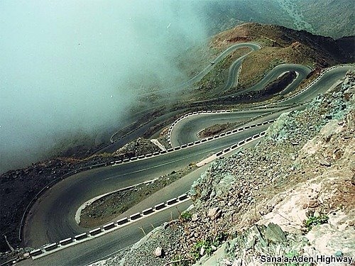 الحوثيون يعلنون فتح طريق 