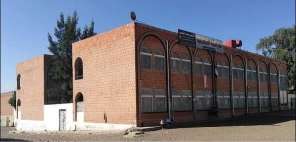 إب.. إضراب شامل لمعلمي مدرسة الشعب بمدينة إب تنديدا بإعتداء تعرض له أحد المعلمين