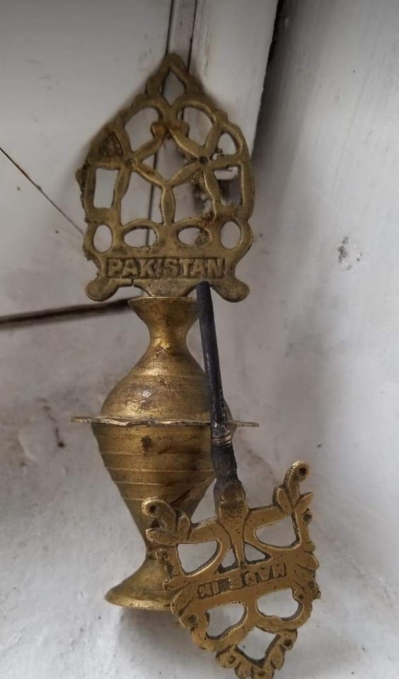 ناشطون يدعون لتنظيم مزاد علني لـ 