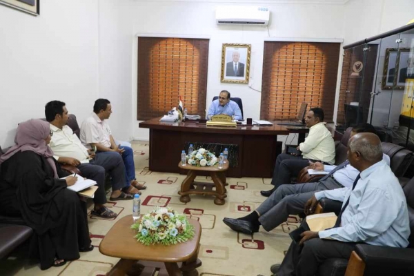 وزير الصحة يوجه بضرورة العمل على إدخال مستشفيين في سقطرى والضالع إلى الخدمة