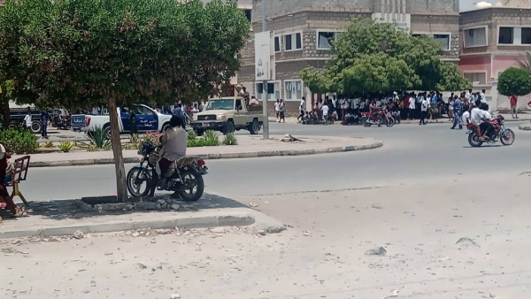 اتحاد طلبة جامعة حضرموت يعلن نجاح الإضراب للمطالبة بإلغاء الزيادة في المشتقات النفطية