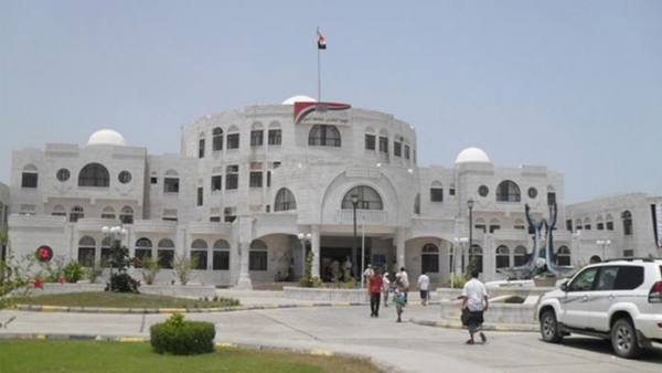 أبين.. صراع بين النيابة العامة ومدير أمن المحافظة واتهامات بإهانة القضاء