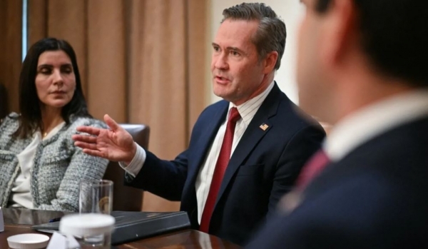 البيت الأبيض: ترامب يضع ثقته في فريق الأمن القومي والمحادثة لم تتضمن معلومات سرية