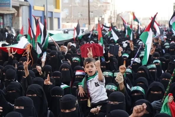 مأرب.. مظاهرة نسوية حاشدة تضامنا مع غزة وتنديدا بجرائم الإبادة