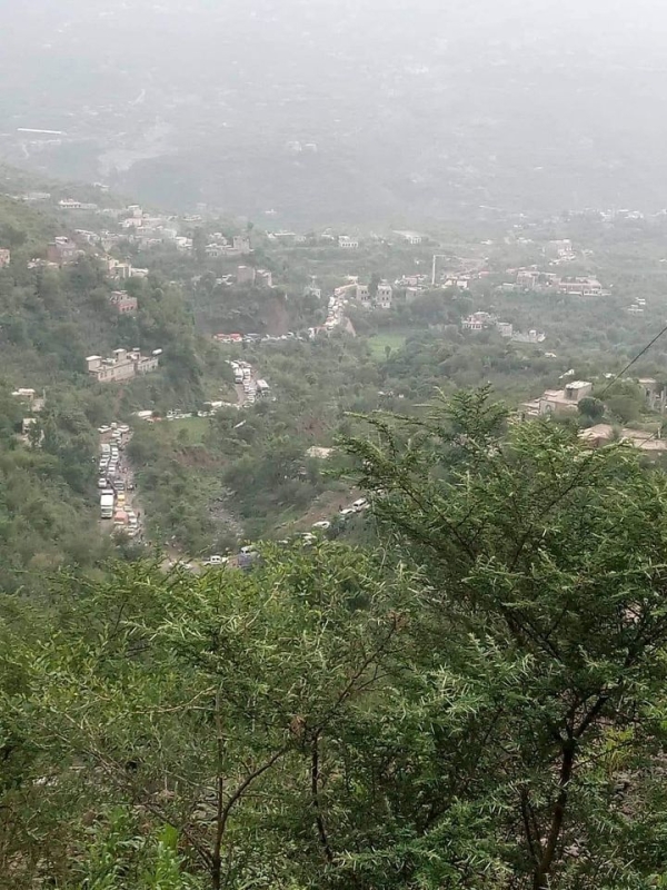 جراء حادث مروري.. توقف حركة السير بين محافظتي إب والحديدة