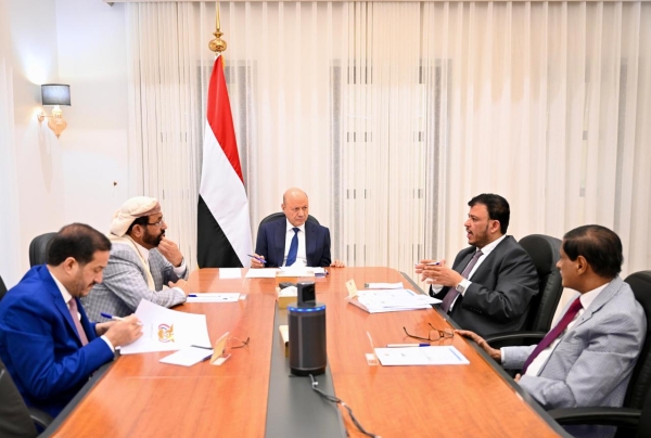 بعد أكثر من شهرين.. المجلس الرئاسي يعقد اجتماعا جديدا ويدعو الحوثيين لإلقاء السلاح والجنوح لخيار السلام