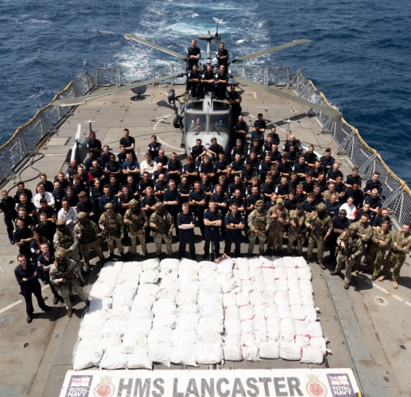 بقيمة تزيد عن 36 مليون دولار.. البحرية المشتركة تضبط شحنة مخدرات في بحر العرب