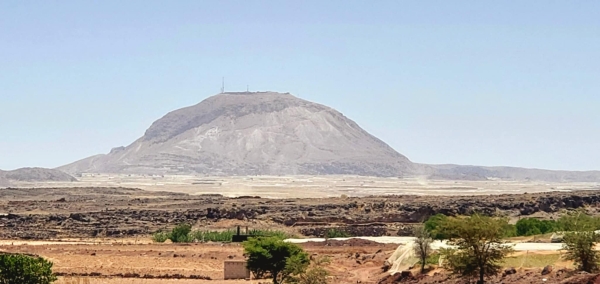 حصن اللسي بذمار.. بناه الأتراك وتحول إلى موقع الإرسال الهاتفي (تقرير)