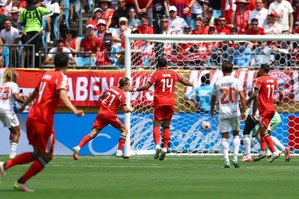 بنفيكا البرتغالي يتأهل لثمن نهائي كأس العالم للأندية