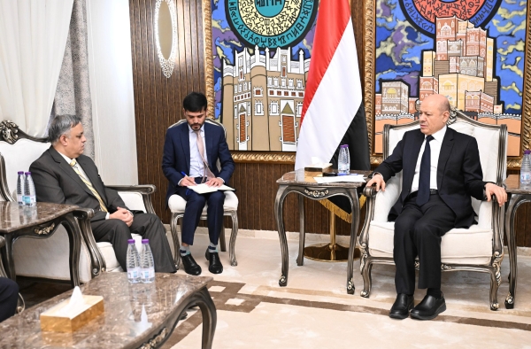 العليمي يتطلع لأسعار تفضيلية للقمح الهندي ودورا لنيودلهي في تأمين الملاحة الدولية