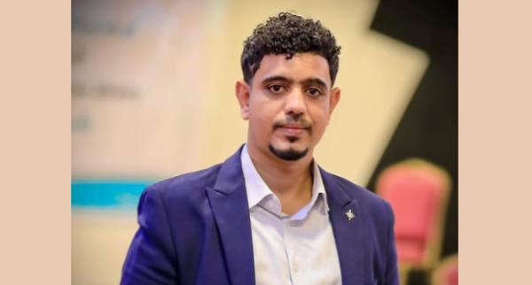 السلطات السعودية تعتقل صحفيا يمنيا من مطار جدة بعد عودته من أداء العمرة